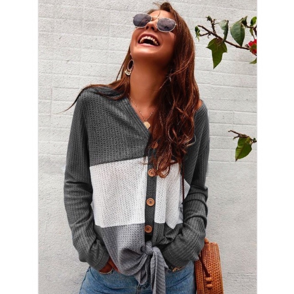 Kameakay Cozy Button Sweater

Long Sleeve